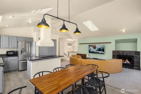 6627 Ellis Avenue S Seattle WA 98108
