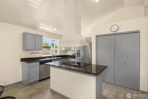 6627 Ellis Avenue S Seattle WA 98108