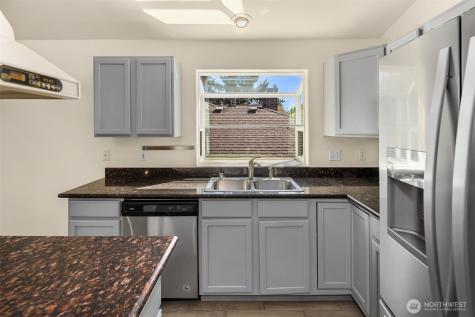 6627 Ellis Avenue S Seattle WA 98108