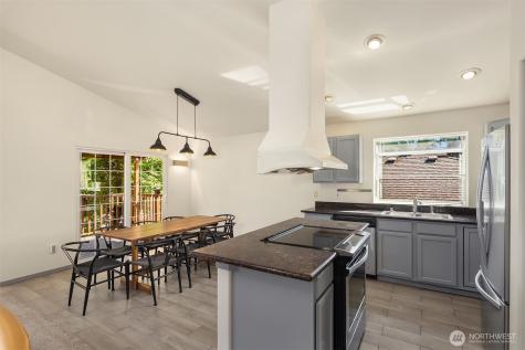 6627 Ellis Avenue S Seattle WA 98108