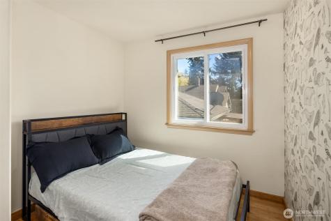 6627 Ellis Avenue S Seattle WA 98108