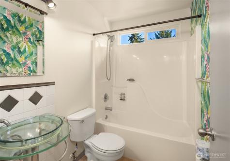 6627 Ellis Avenue S Seattle WA 98108
