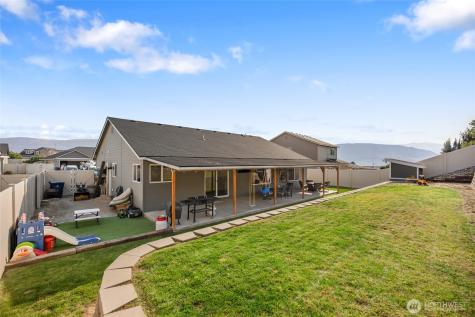 2223 Maryhill Street SE East Wenatchee WA 98802