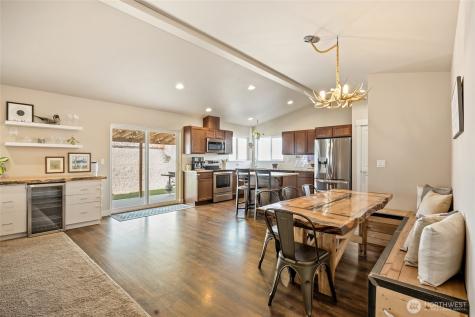 2223 Maryhill Street SE East Wenatchee WA 98802