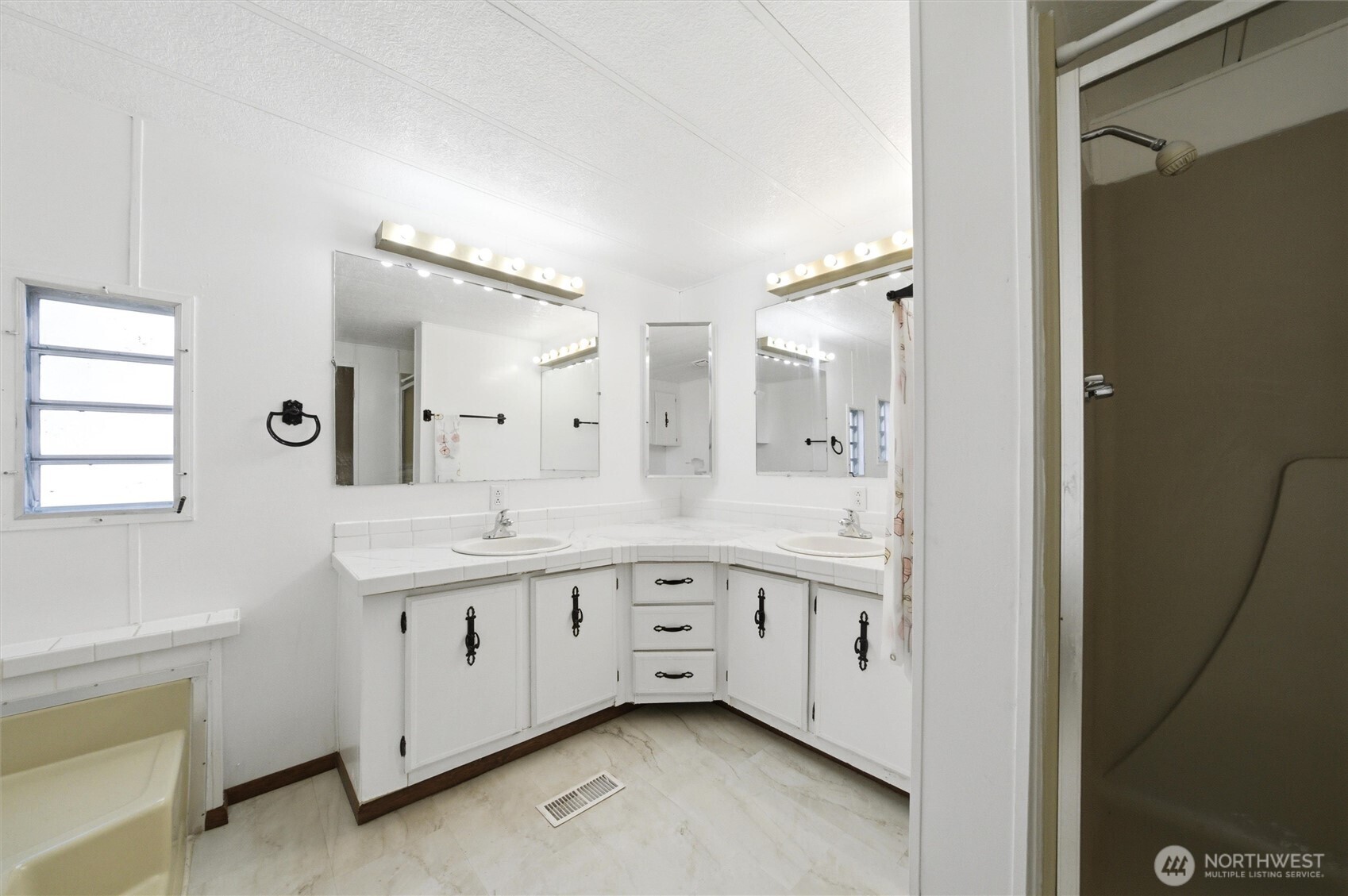 304 W Clay Dayton WA 99328