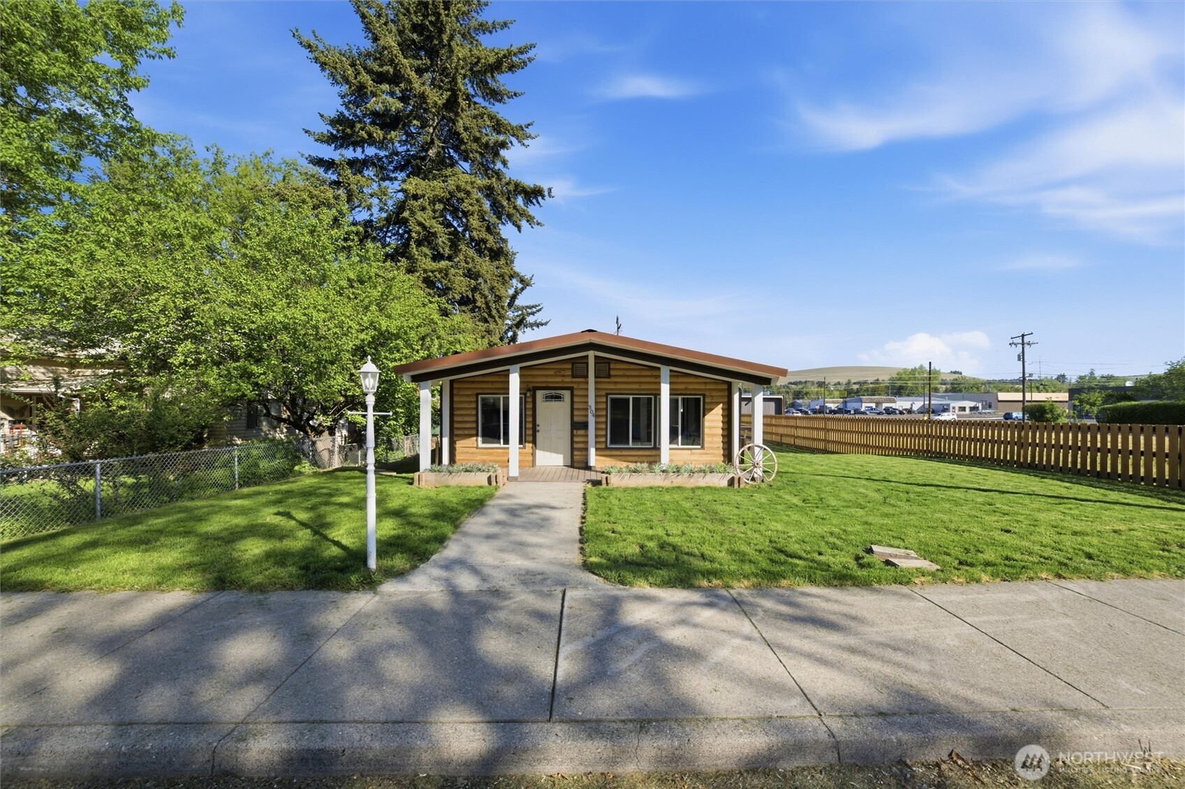 304 W Clay Dayton WA 99328