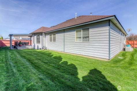7512 Olmstead Court Yakima WA 98908