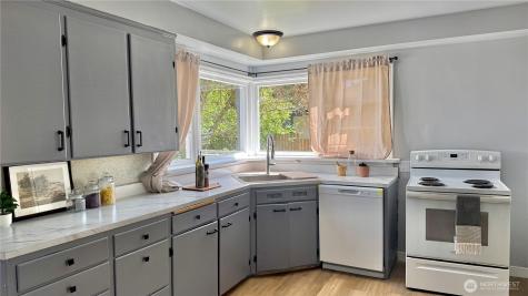 1715 S 40th Street Tacoma WA 98418