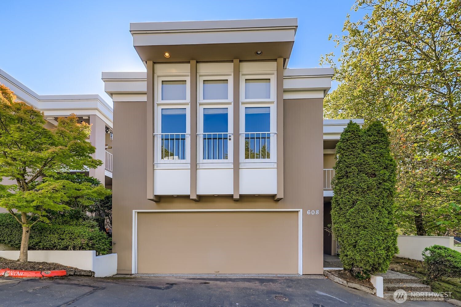 608 Bellevue Way SE Bellevue WA 98004