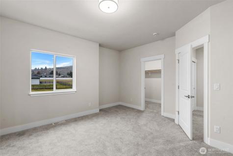 1075 Red Apple Road Wenatchee WA 98801