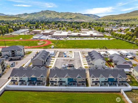 1075 Red Apple Road Wenatchee WA 98801