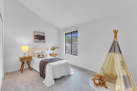 161 142nd Place NE Bellevue WA 98007