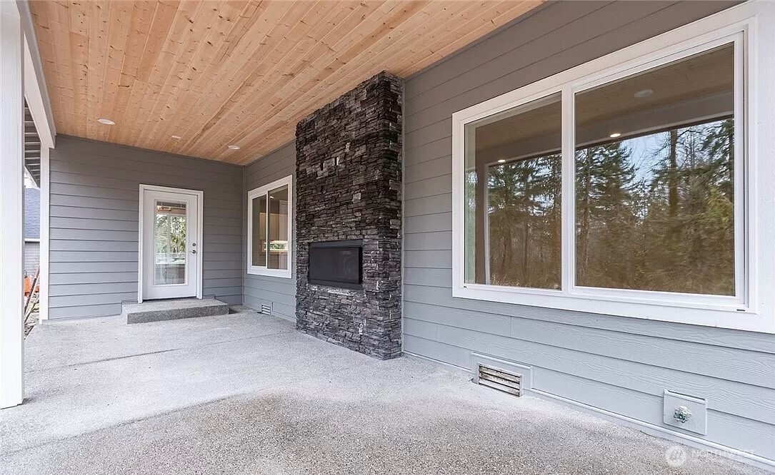 15915 261st Avenue E Buckley WA 98321