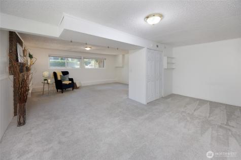 12822 NE 68th Street Kirkland WA 98033