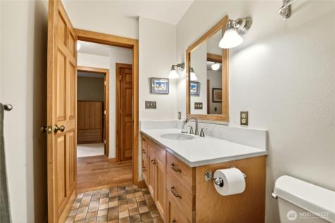 19 Two Rivers Road Mazama WA 98833