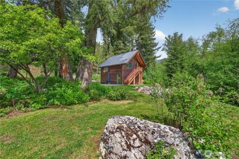 19 Two Rivers Road Mazama WA 98833
