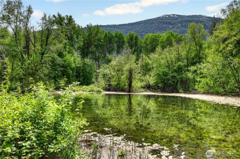 19 Two Rivers Road Mazama WA 98833