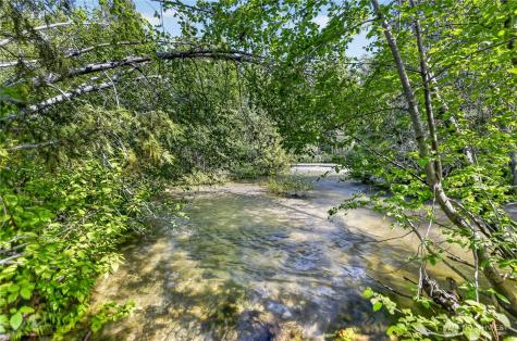19 Two Rivers Road Mazama WA 98833