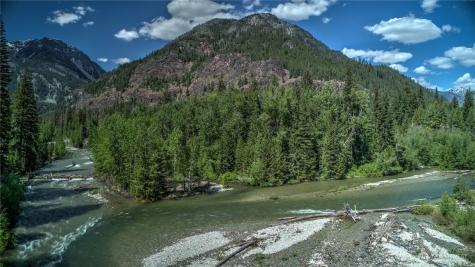 19 Two Rivers Road Mazama WA 98833