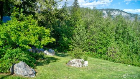 19 Two Rivers Road Mazama WA 98833