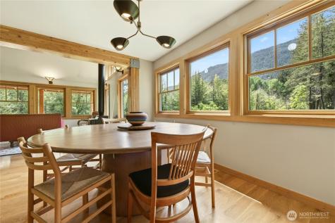 19 Two Rivers Road Mazama WA 98833