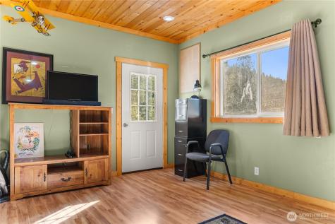 26 Smith Canyon Road Carlton WA 98814