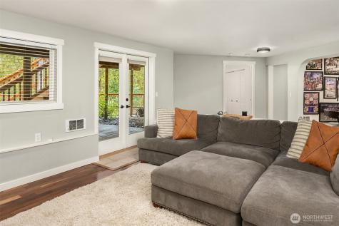15803 81st Avenue NE Kenmore WA 98028