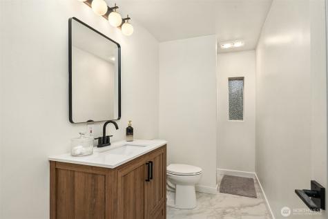 15803 81st Avenue NE Kenmore WA 98028