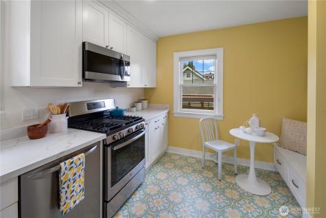 7529 32nd Avenue NW Seattle WA 98117