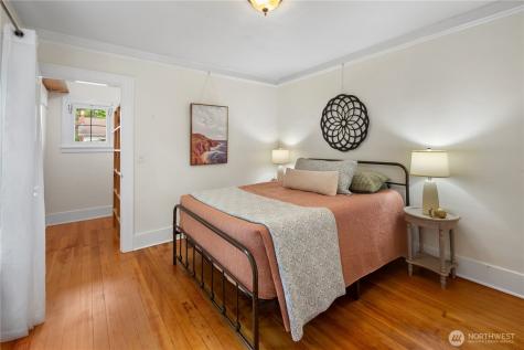7529 32nd Avenue NW Seattle WA 98117