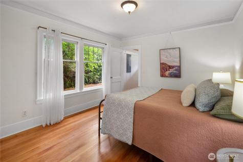 7529 32nd Avenue NW Seattle WA 98117
