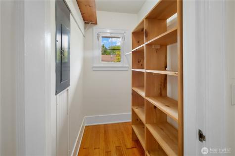 7529 32nd Avenue NW Seattle WA 98117