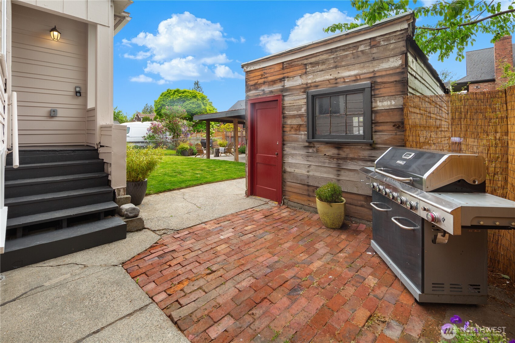 7529 32nd Avenue NW Seattle WA 98117