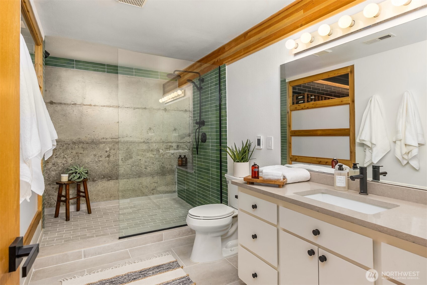 6518 NE Justin Court Bainbridge Island WA 98110