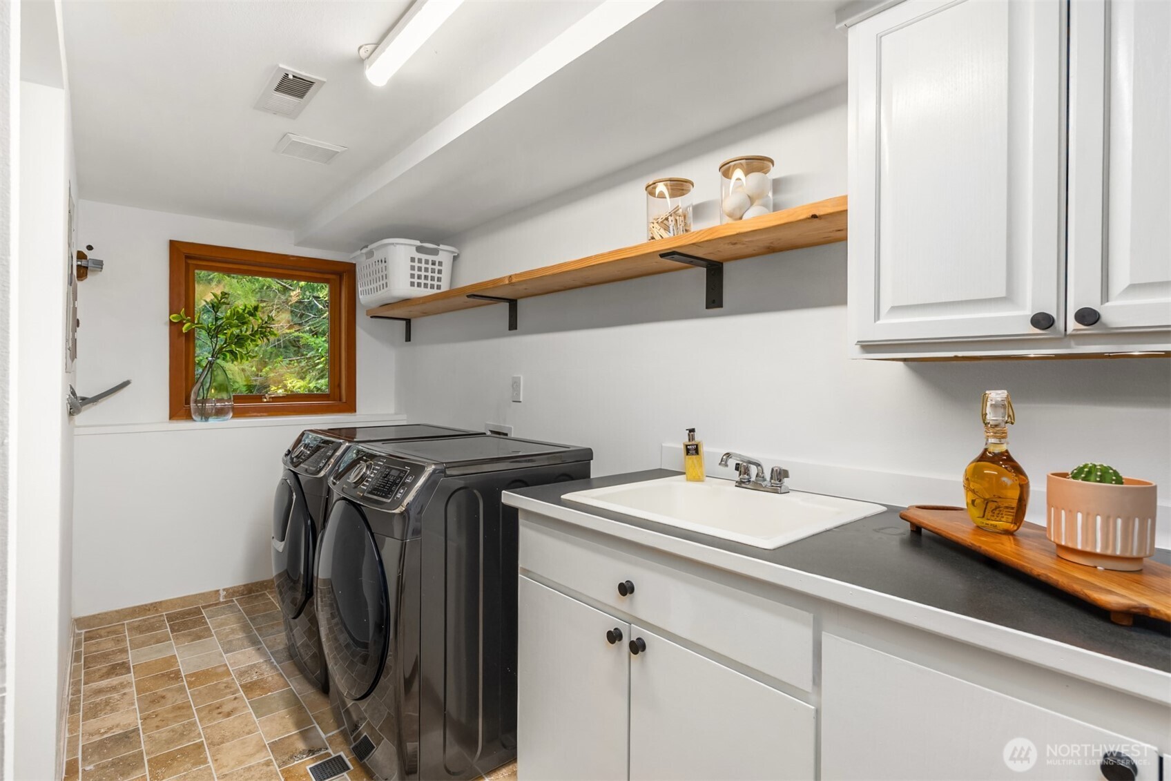 6518 NE Justin Court Bainbridge Island WA 98110