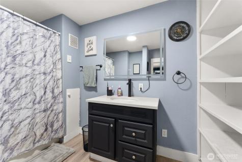 516 Ballentine Street Raymond WA 98577