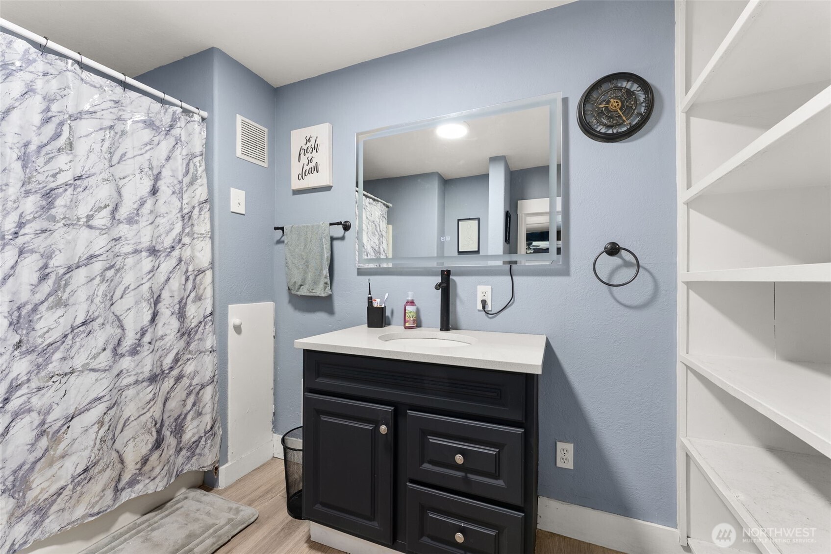 516 Ballentine Street Raymond WA 98577