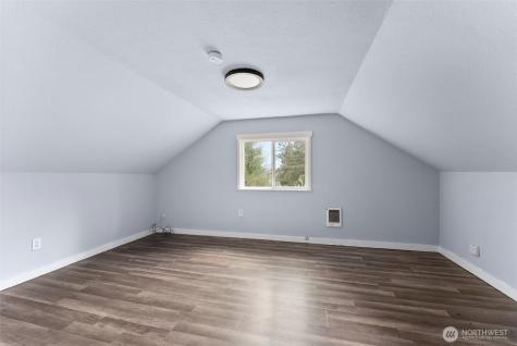 516 Ballentine Street Raymond WA 98577