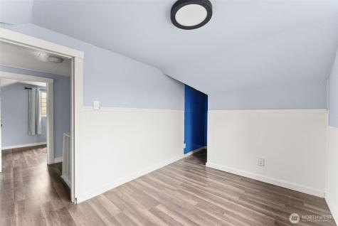 516 Ballentine Street Raymond WA 98577