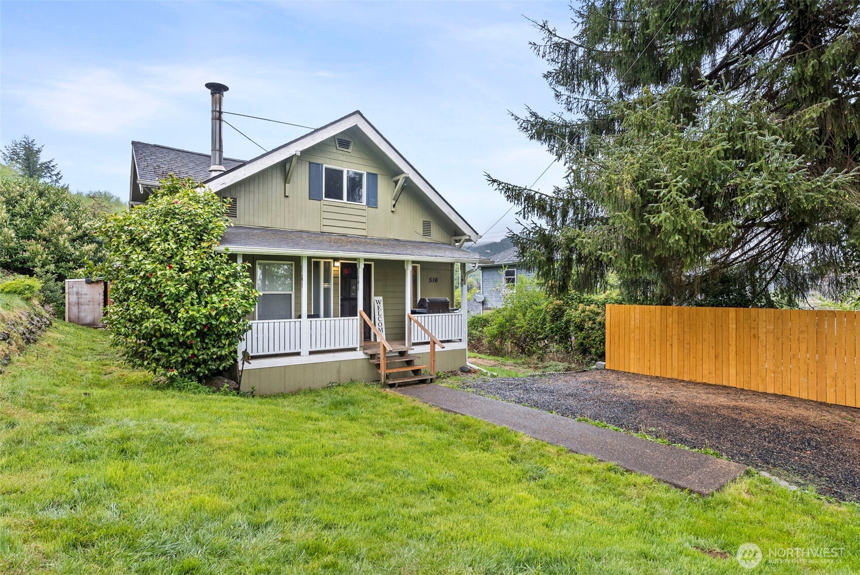516 Ballentine Street Raymond WA 98577