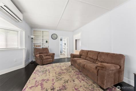 516 Ballentine Street Raymond WA 98577