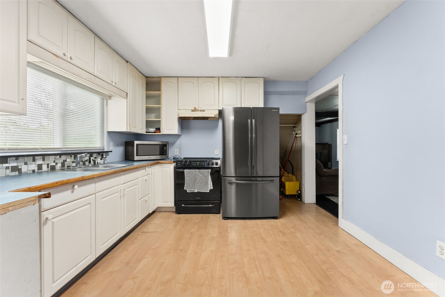 516 Ballentine Street Raymond WA 98577