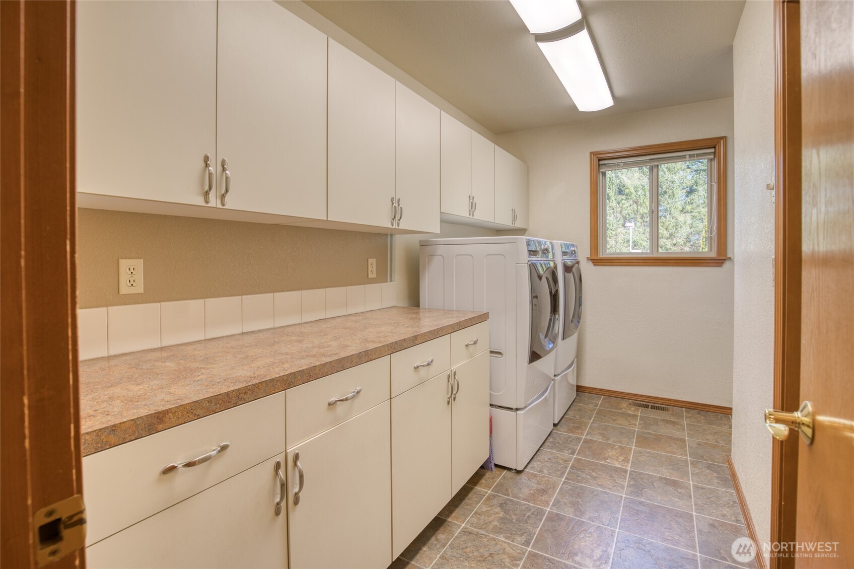 37 Rock View Lane Hoquiam WA 98550
