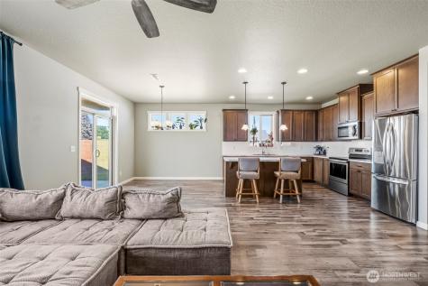 1019 Hilltop Avenue NE Quincy WA 98848