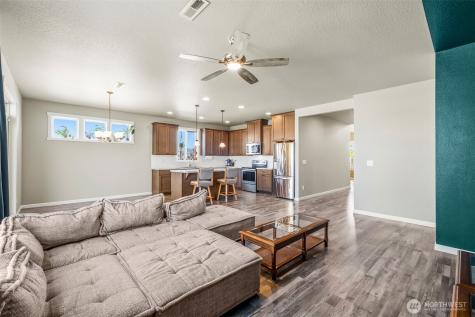 1019 Hilltop Avenue NE Quincy WA 98848