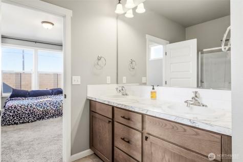 1019 Hilltop Avenue NE Quincy WA 98848