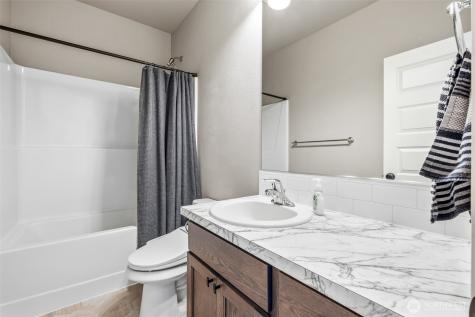 1019 Hilltop Avenue NE Quincy WA 98848