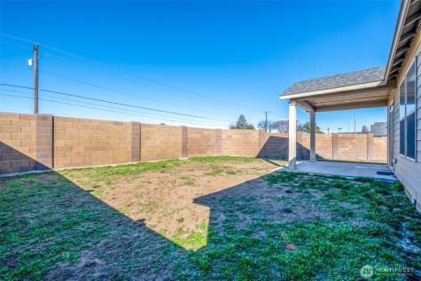 1019 Hilltop Avenue NE Quincy WA 98848