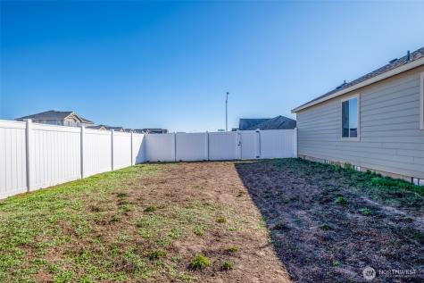 1019 Hilltop Avenue NE Quincy WA 98848