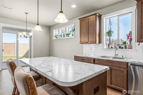 1019 Hilltop Avenue NE Quincy WA 98848